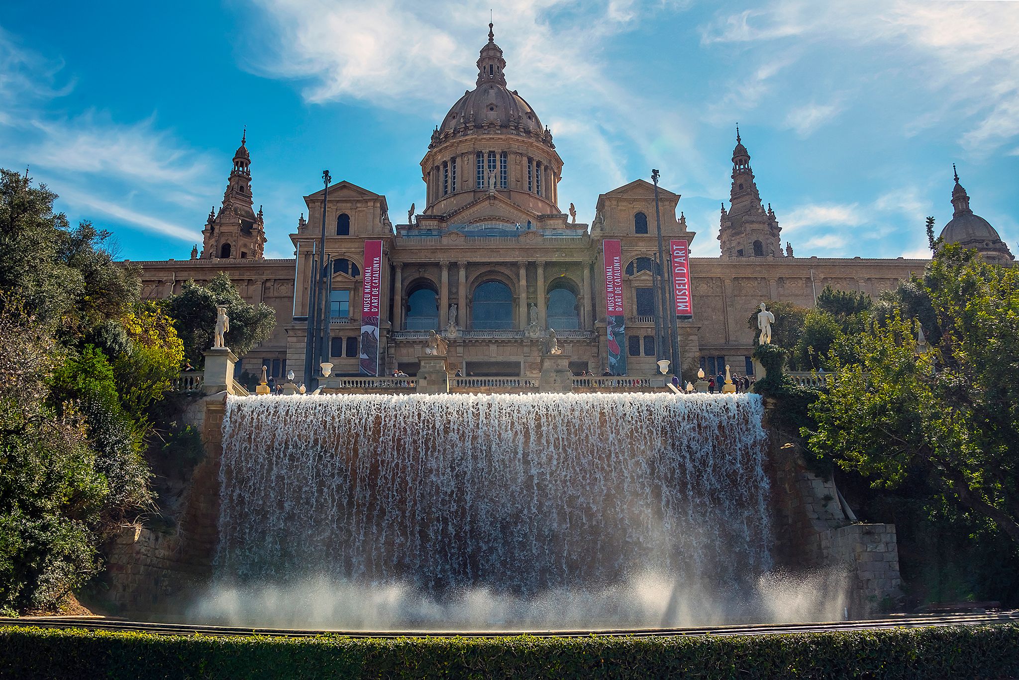 Placa de les Cascades, Spain