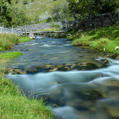 River Aire Gordale Scar, United Kingdom