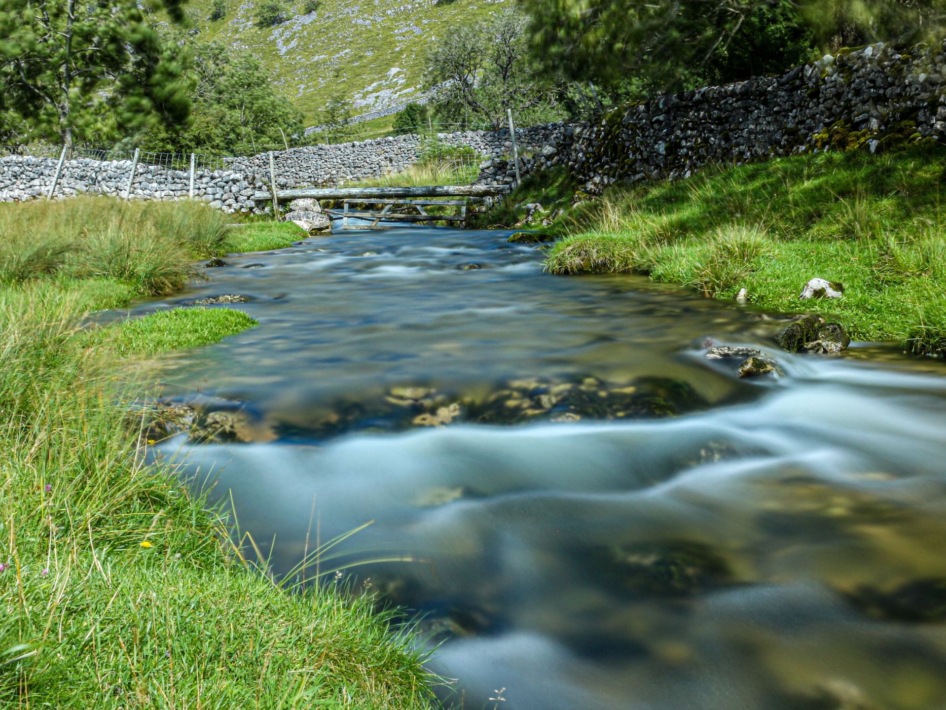 River Aire Gordale Scar, United Kingdom