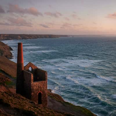 Towan Roath shaft at Wheal Coates, St. Agnes, United Kingdom