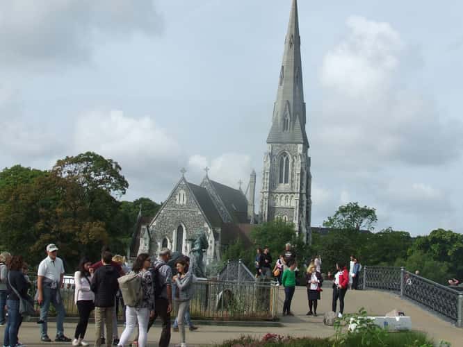 Copenhagen St Albans Church and Gefion Fountain