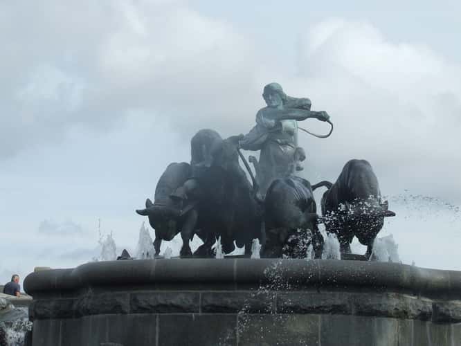 Copenhagen St Albans Church and Gefion Fountain
