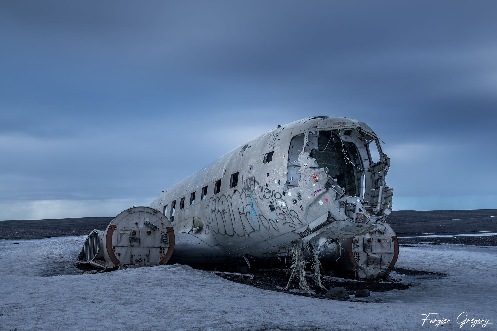 Solheimasandur Plance Wreck from the front, Iceland