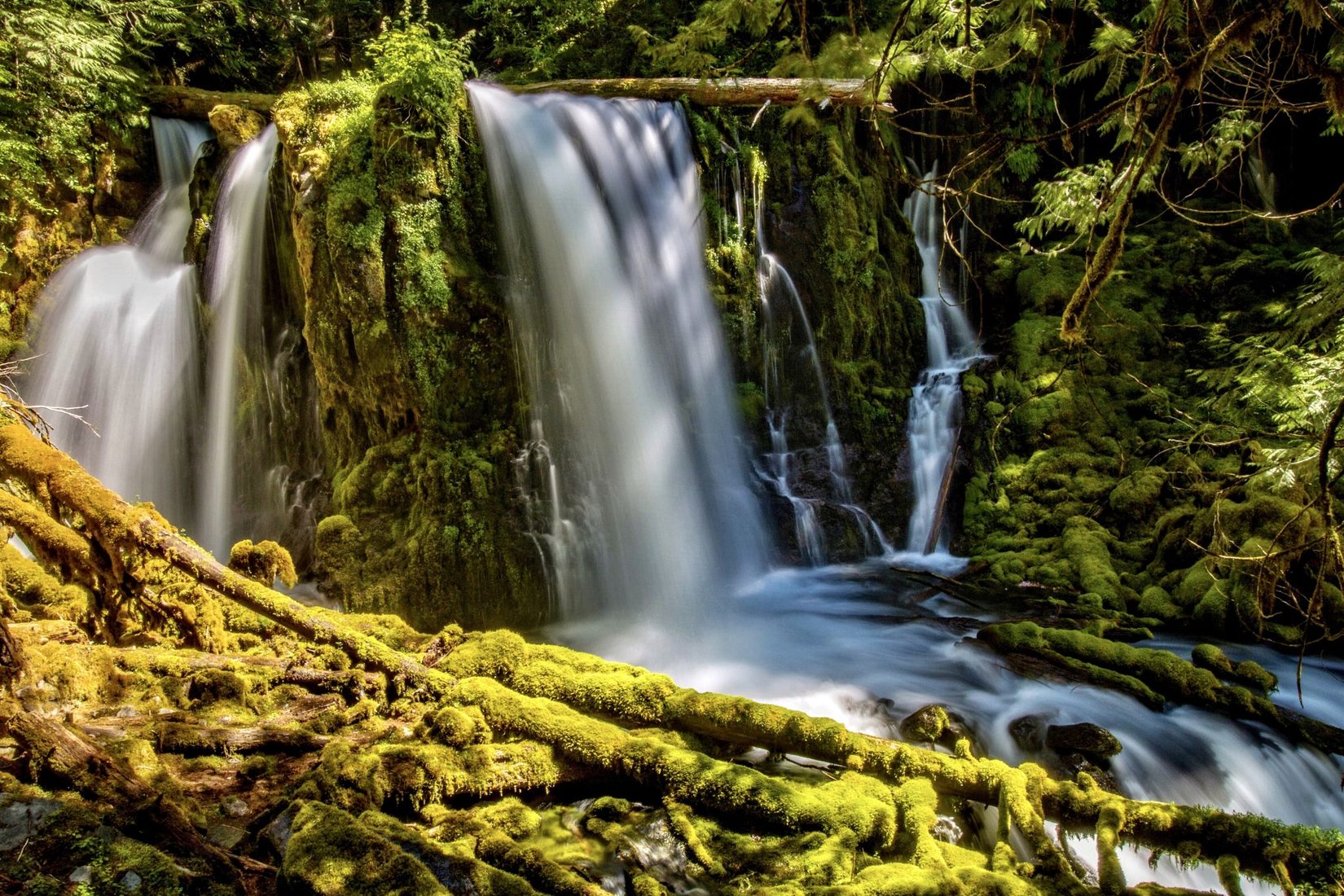 Downing Creek Falls, USA