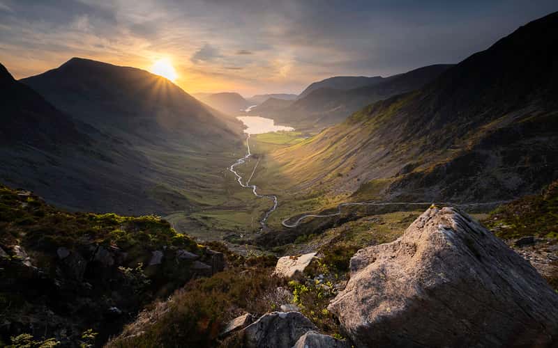 Green crag overlooking Buttermere