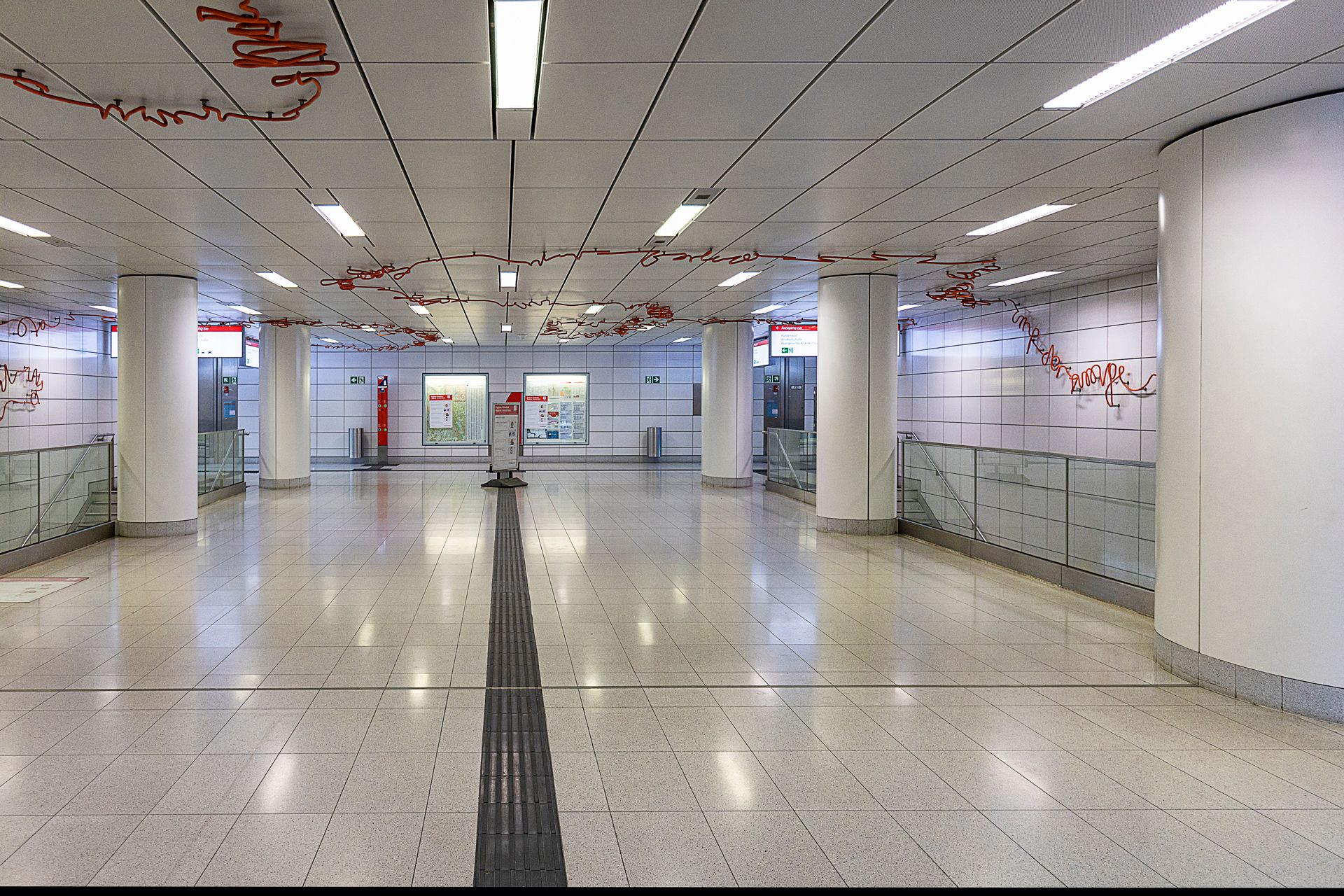 Wehrhahnlinie - U-Bahn-Station Kirchplatz, Germany