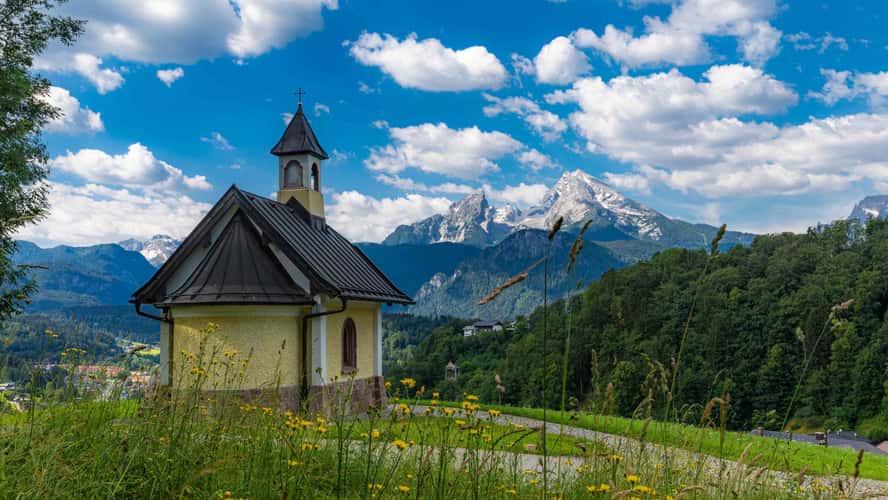 Kirchleitn chapel in front of Watzmann (Berchtesgaden)
