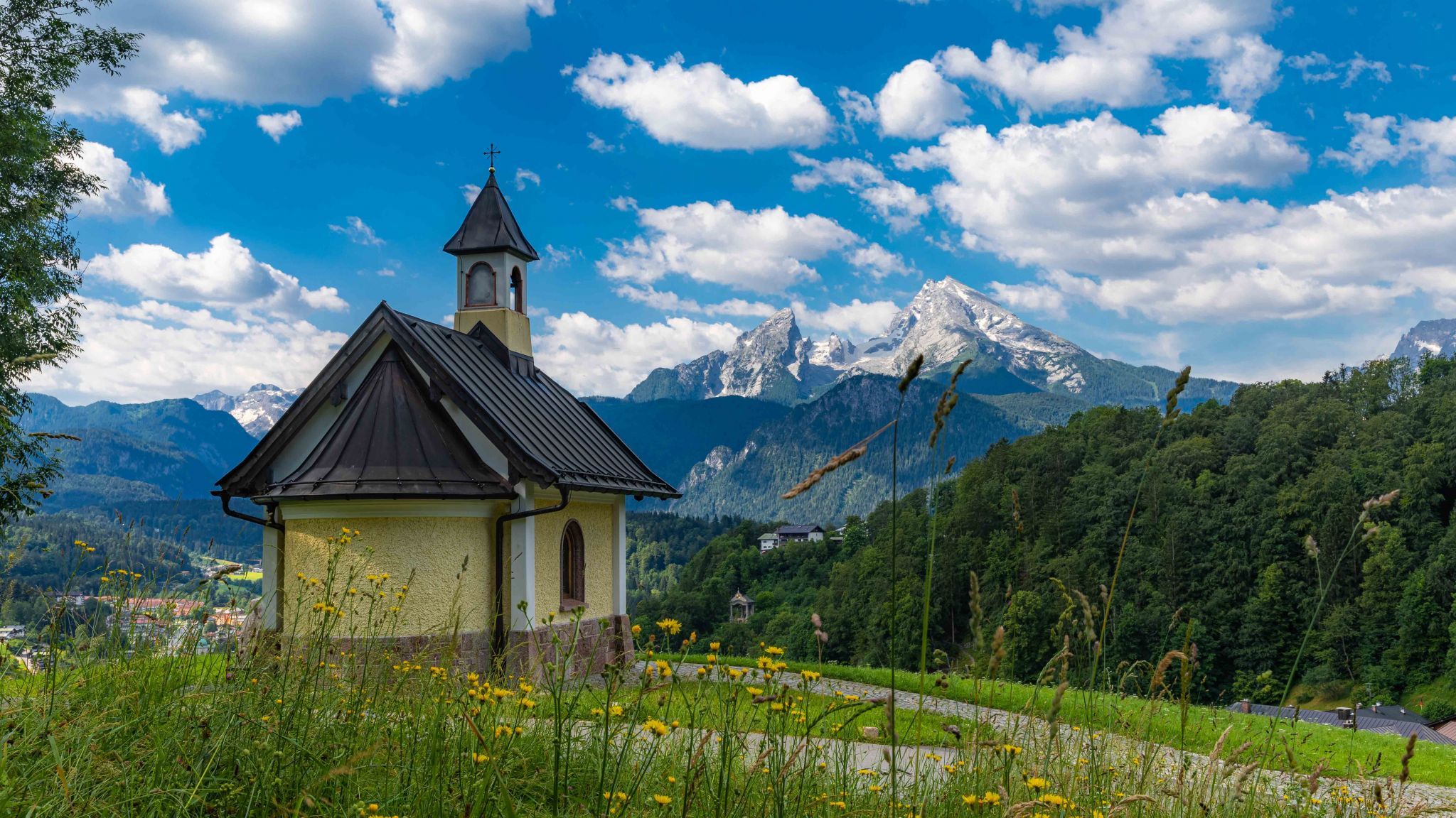 Kirchleitn chapel in front of Watzmann (Berchtesgaden), Germany