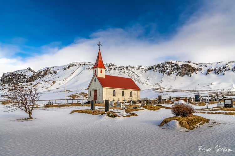 Reyniskirja Church