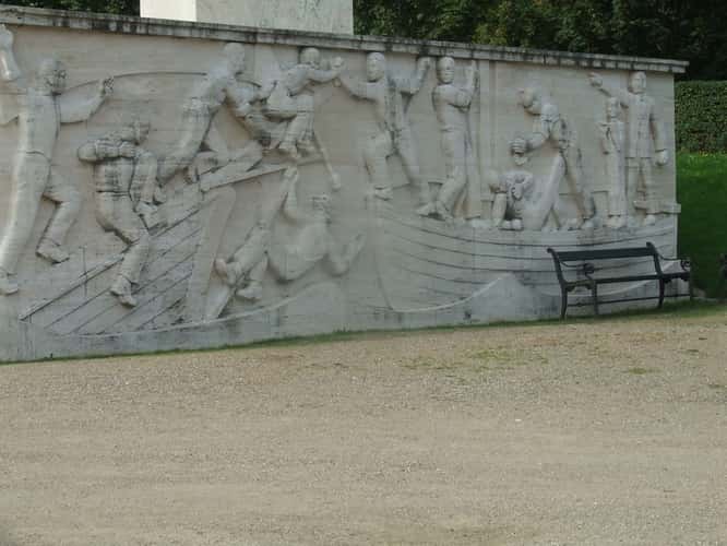 Seafarers Monument