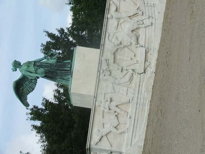 Seafarers Monument