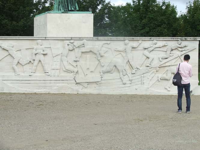 Seafarers Monument