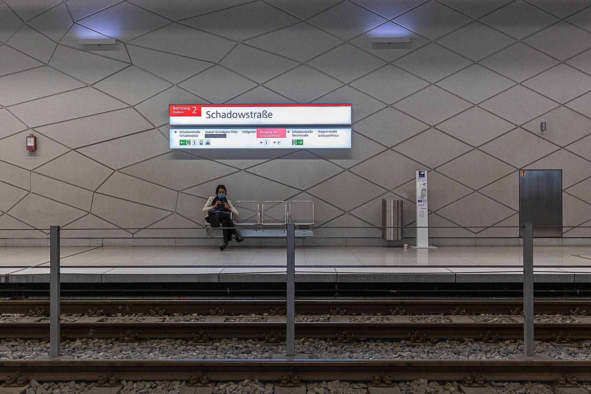 Wehrhahnlinie - U-Bahn-Station Schadowstraße, Germany