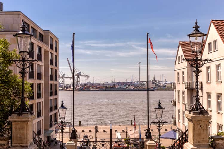 View from the Köhlbrandtreppe