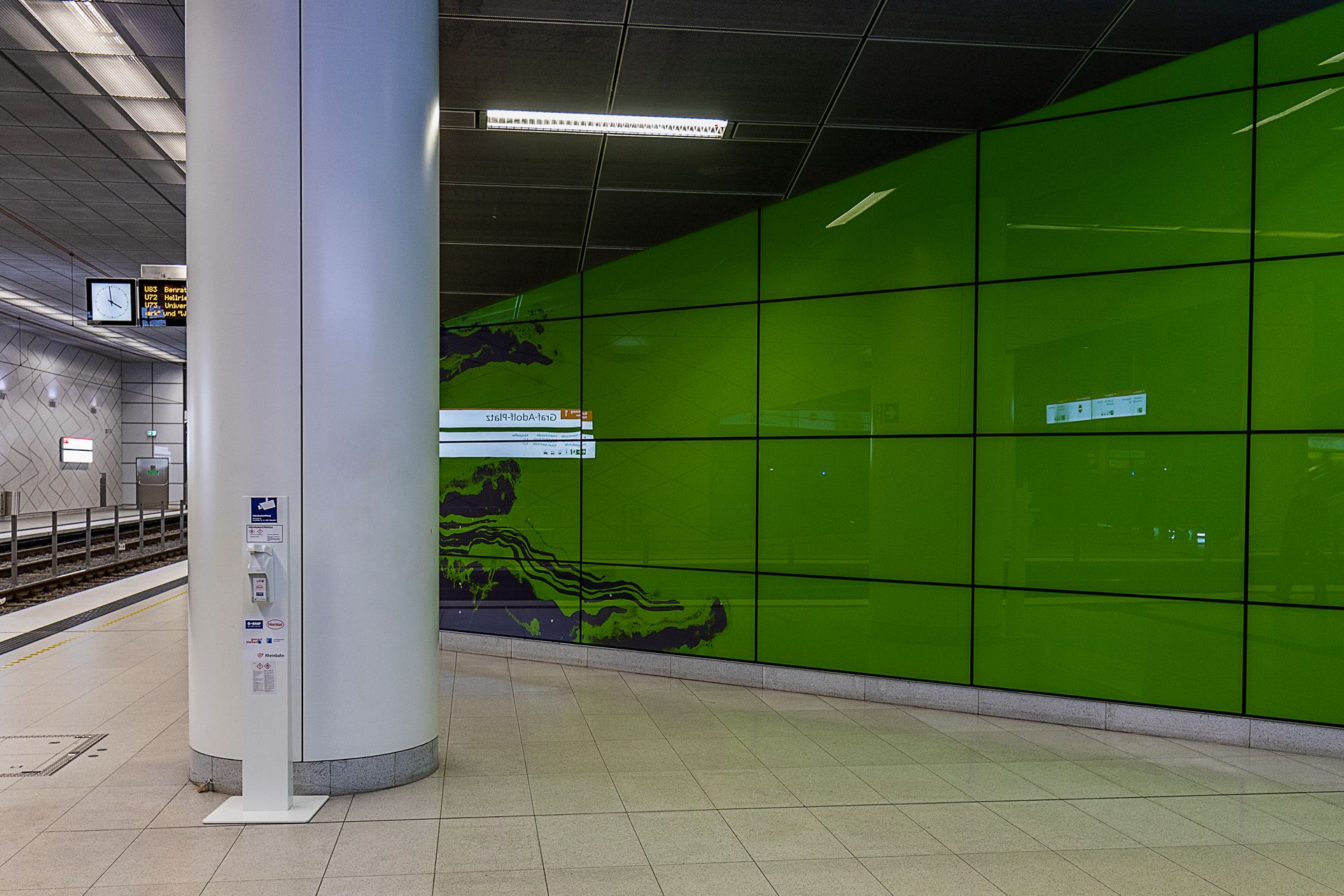 Wehrhahnlinie - U-Bahn-Station Graf-Adolf-Platz, Germany