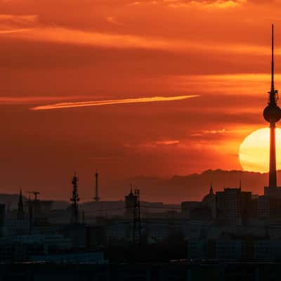 Wolkenhain auf dem Kienberg, Berlin, Germany