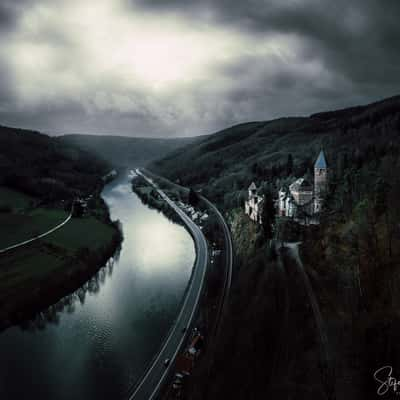 Zwingenberg Castle waiting for the storm, Germany