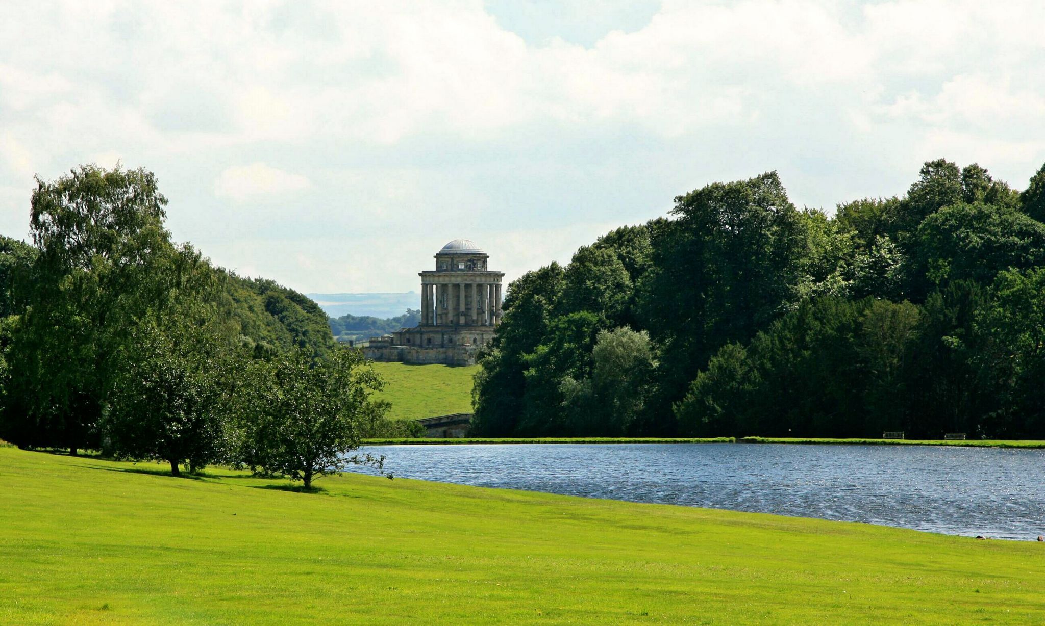 Blick auf das Mausoleum von Castle Howard, United Kingdom