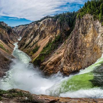 Brink of Lower Falls, Yellowstone National Park, USA