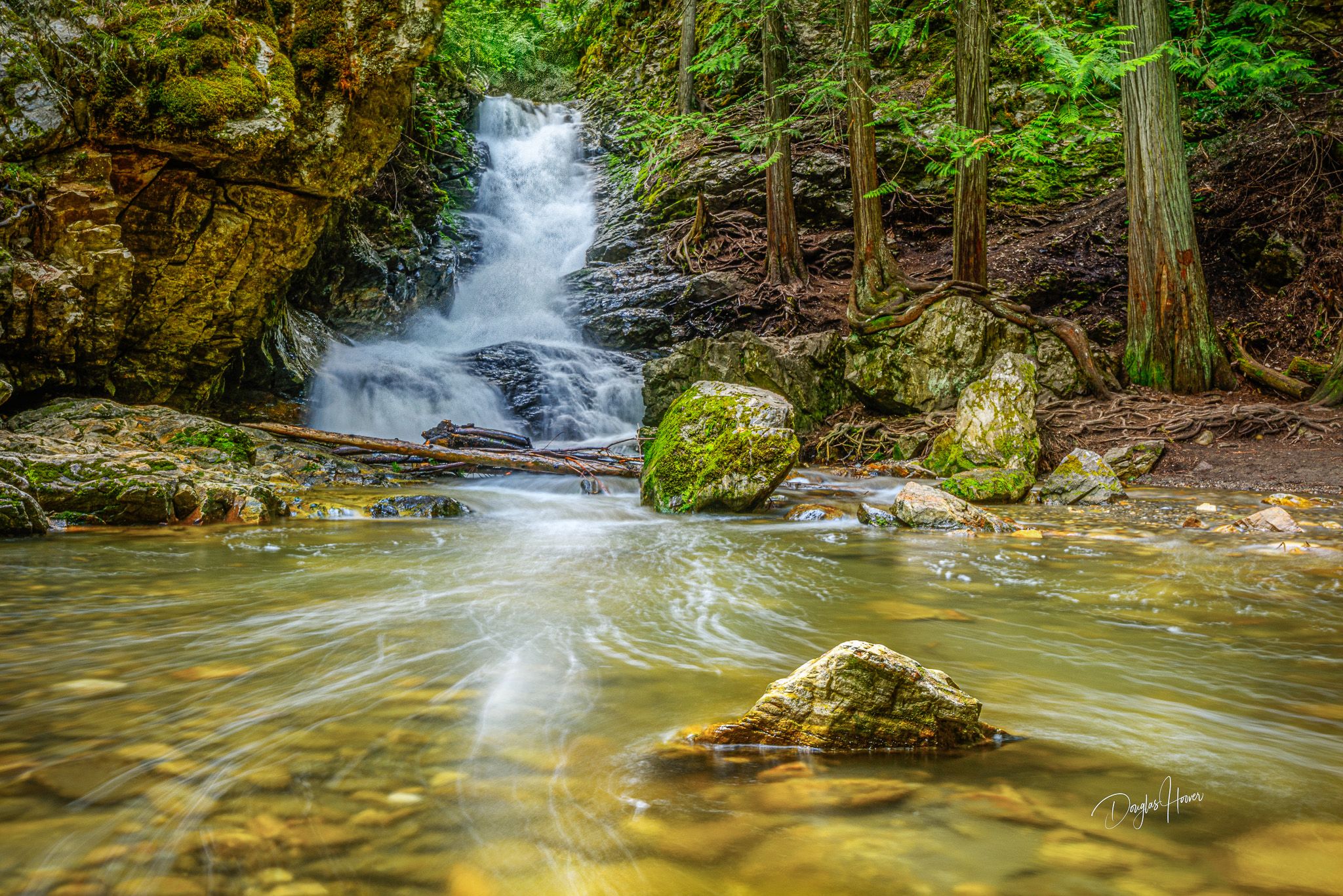BX Falls, Canada
