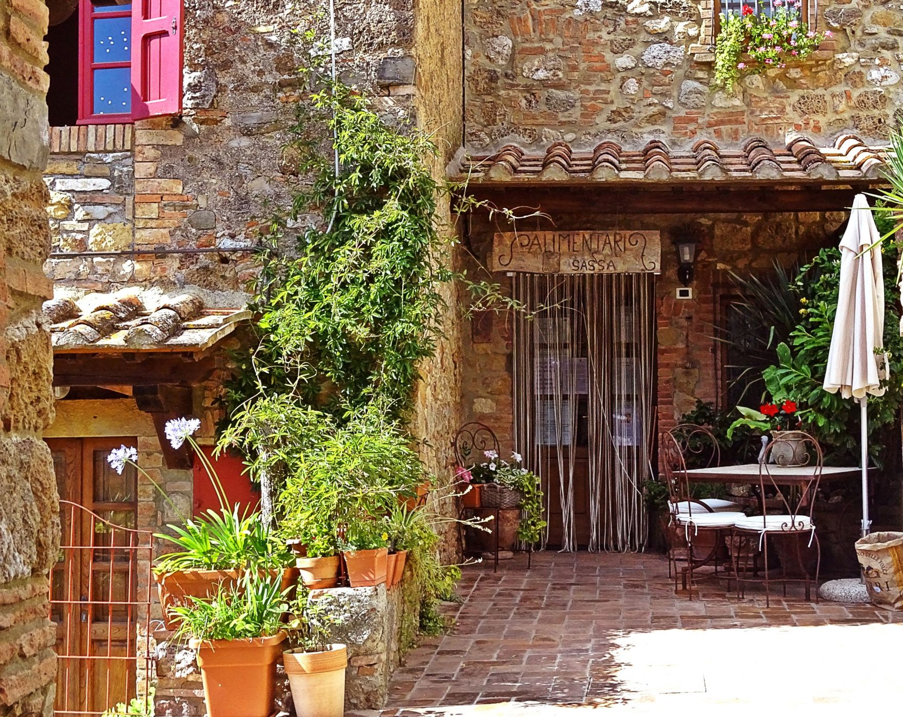 La Sassa shop, Italy