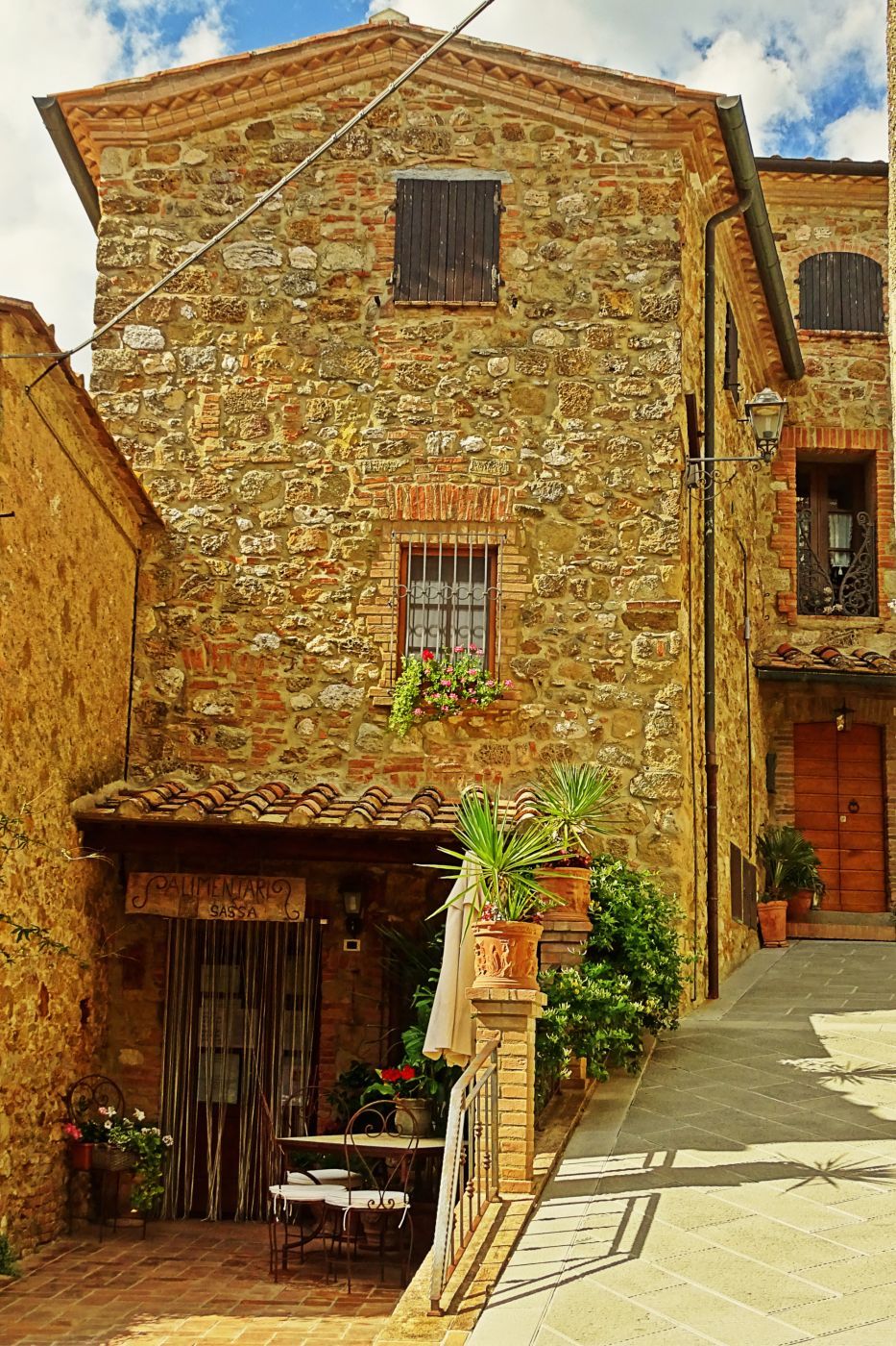 La Sassa shop, Italy