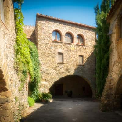 Monells, Plaça de l'Oli, Spain