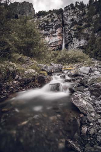 Oeschinensee Waterfall