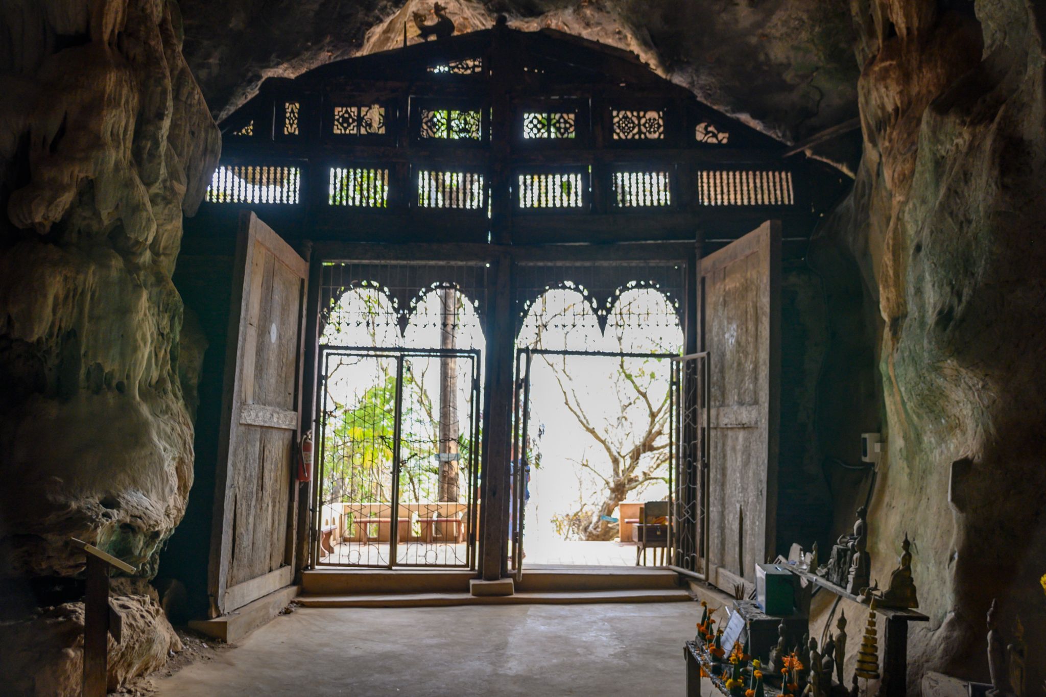 Pak Ou Caves, Lao