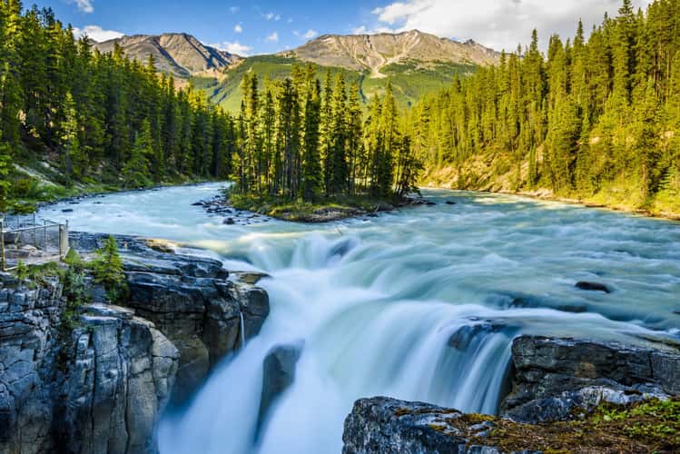 Sunwapta Falls from nearby
