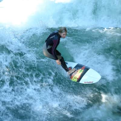 Eisbachwelle / city surfers, Munich, Germany