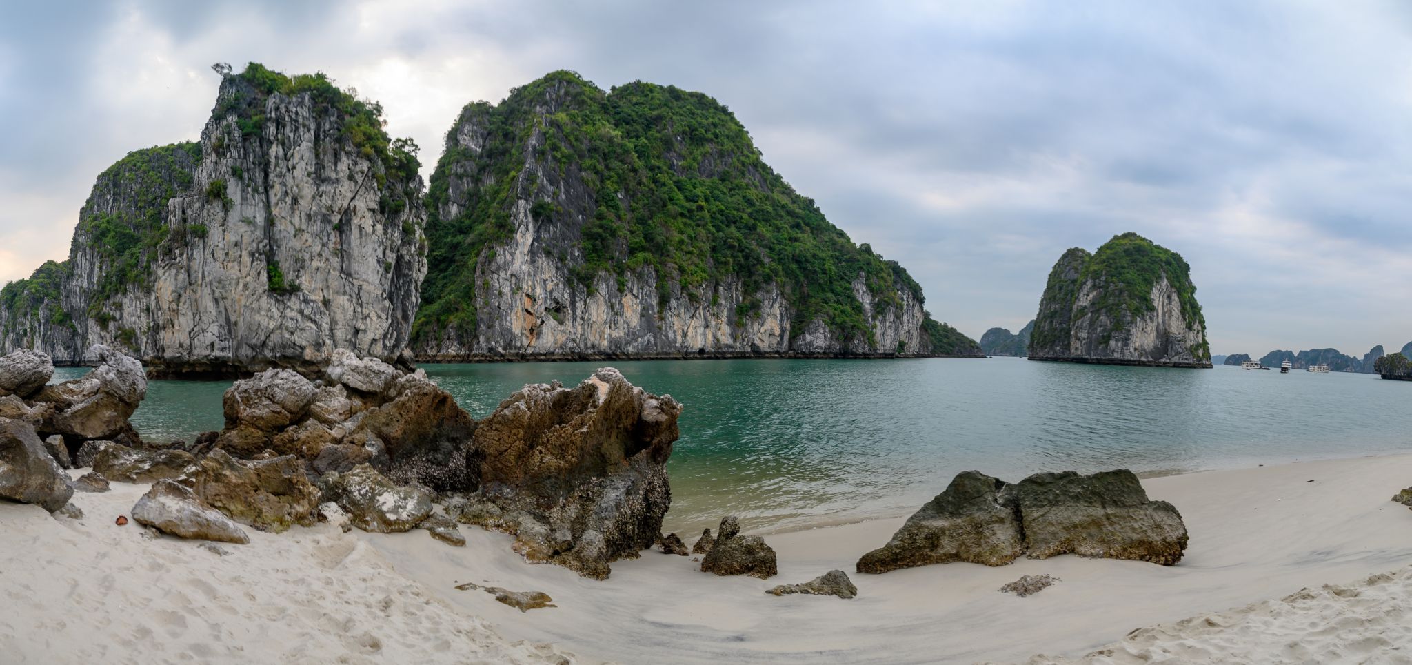 Thien Canh Son cave and beach, Vietnam