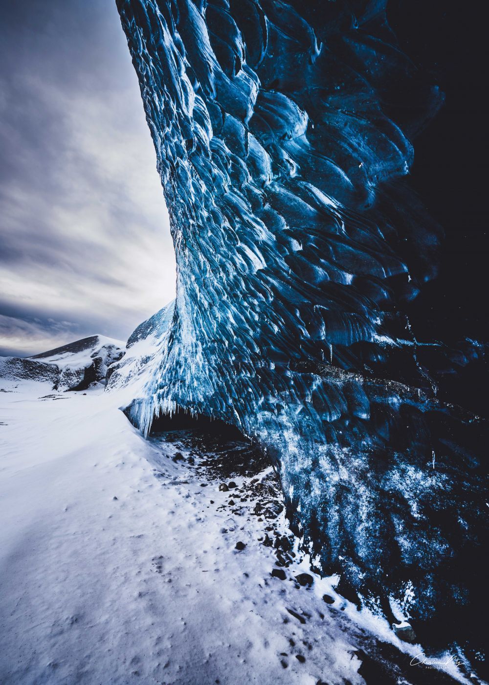 Walking along the east Jökulsárlón glacier, Iceland