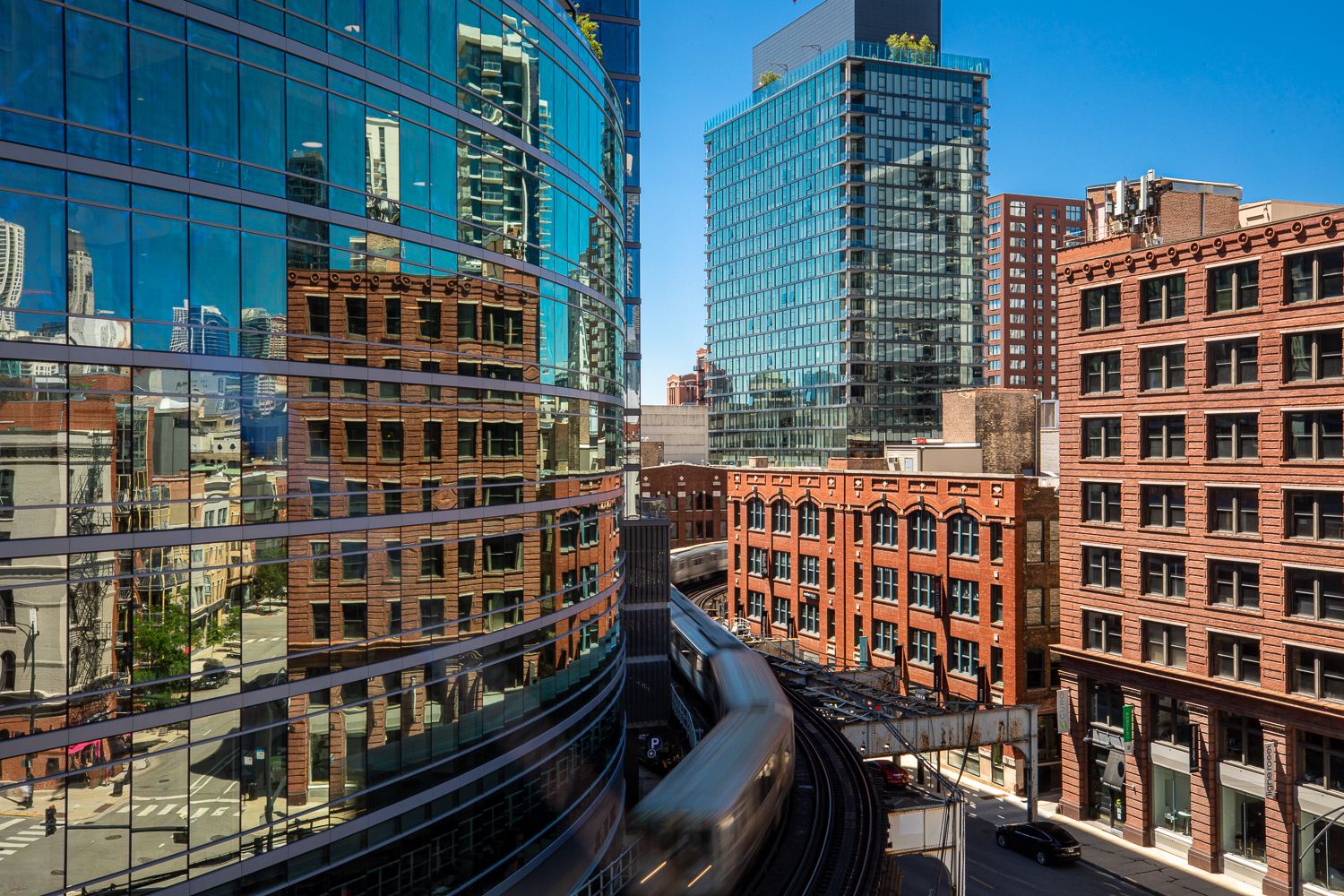 Train from Wells Kinzie Garage, Chicago, USA