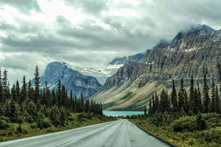 Approach to Bow Lake