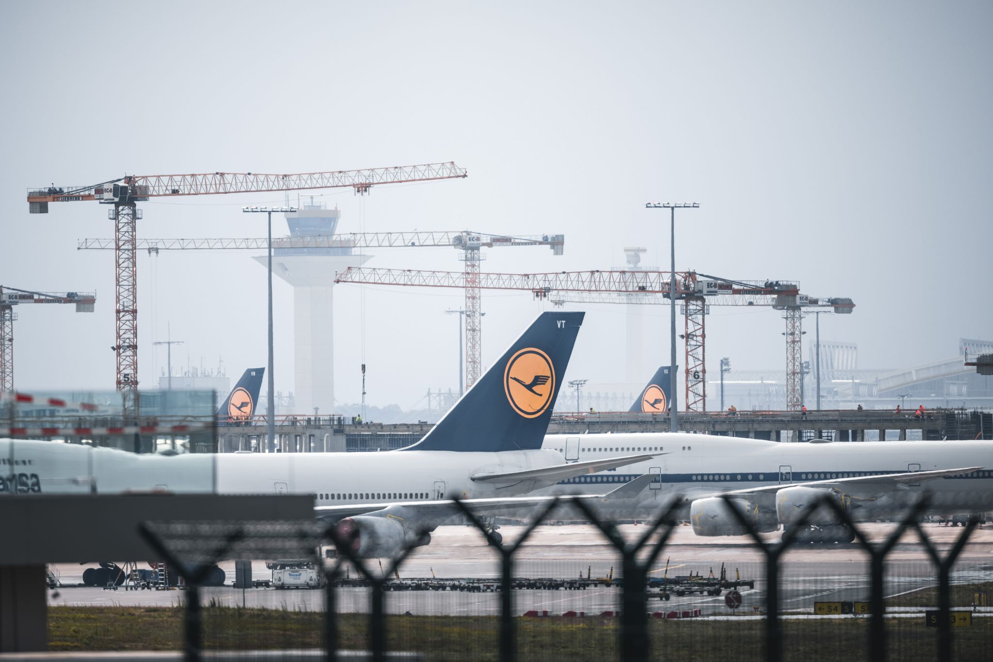 Frankfurt airport plane watching, Germany