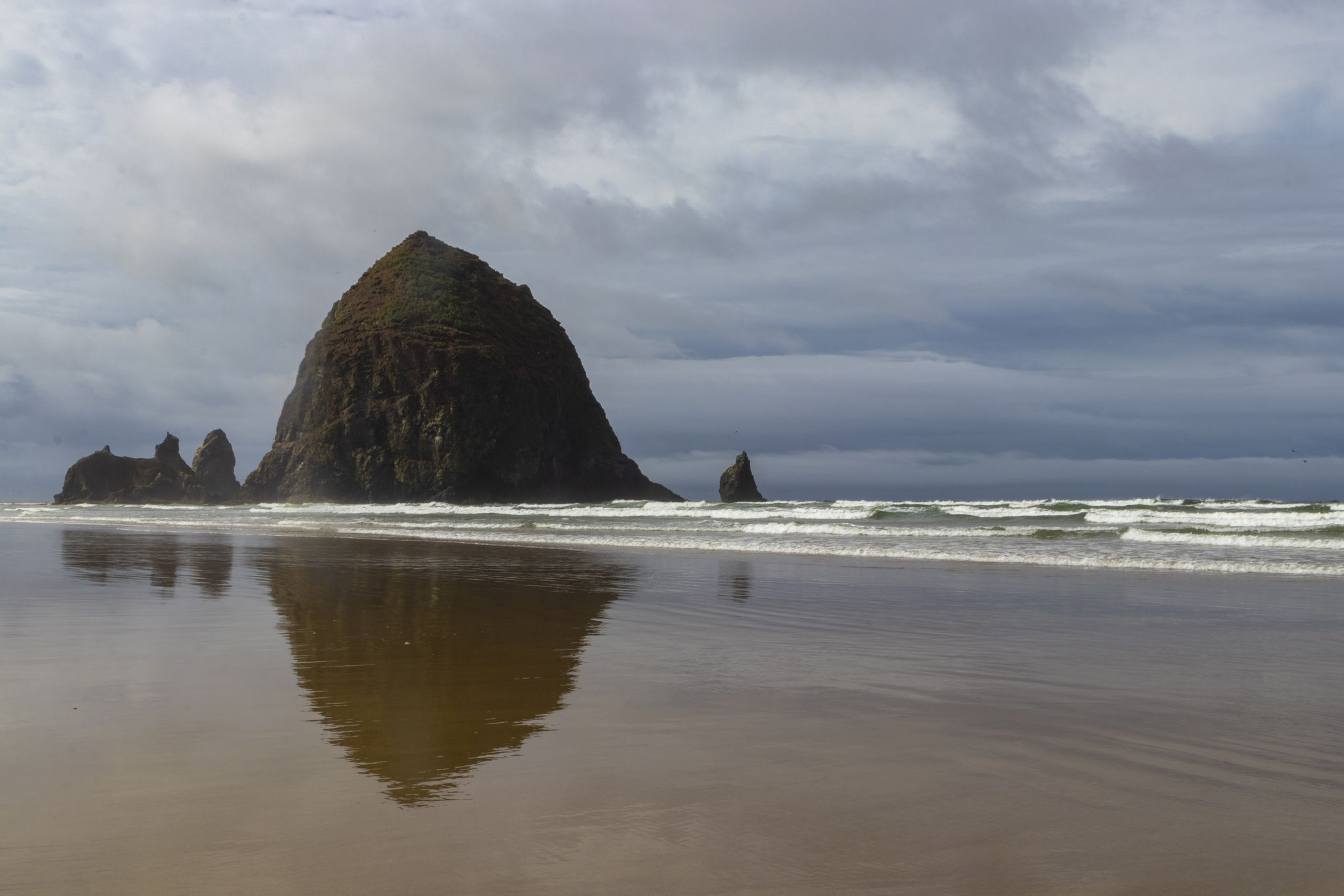 Haystack Rock, Cannon Beach, Oregon, USA