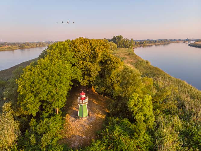 Lighthouse Bunthäuser Spitze, Hamburg [Drone]