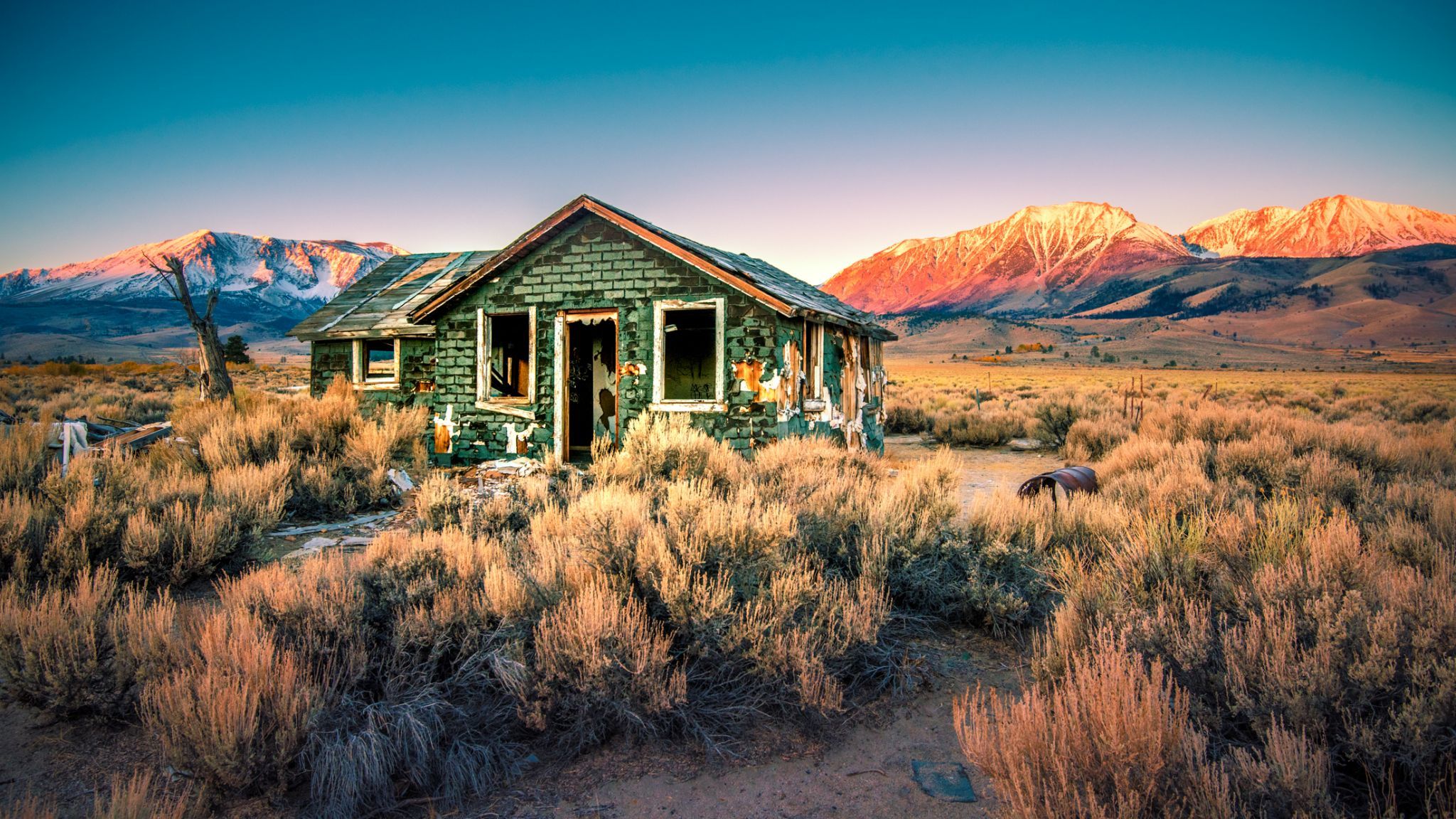 Mono Lake House, USA