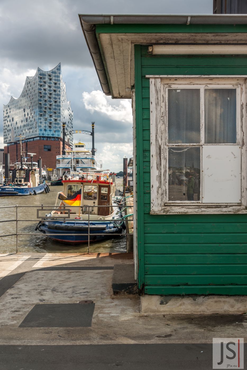 Überseebrücke (Elbphilharmonie view), Germany