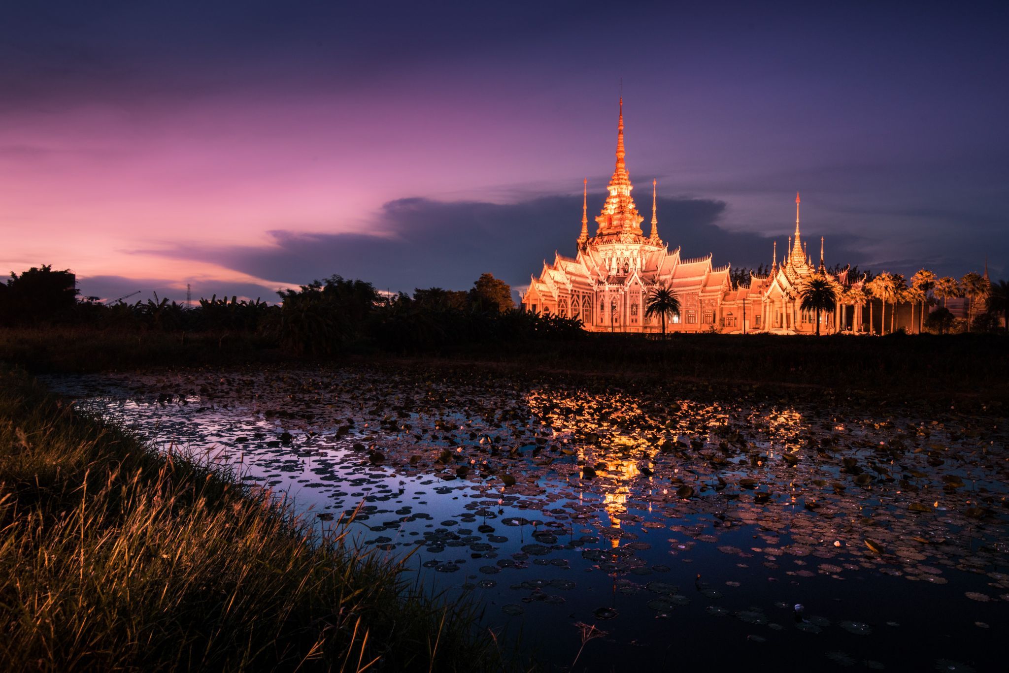 Wat Luang Phor Tor Pond, Thailand