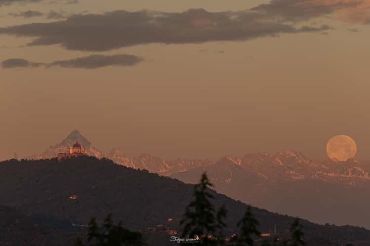 alignment basilica of superga and monviso