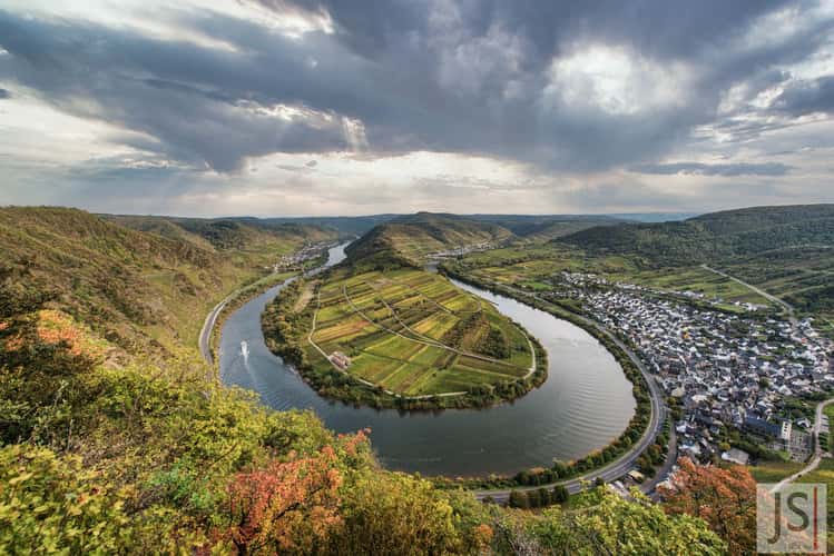 View of the Moselle loop near Bremm