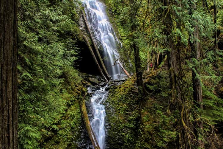 Murhut Falls