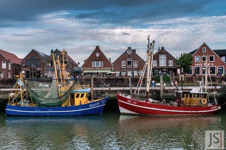 Neuharlingersiel Hafen