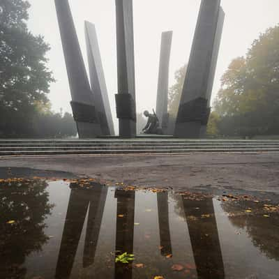 Glory to the Sappers Monument, Poland