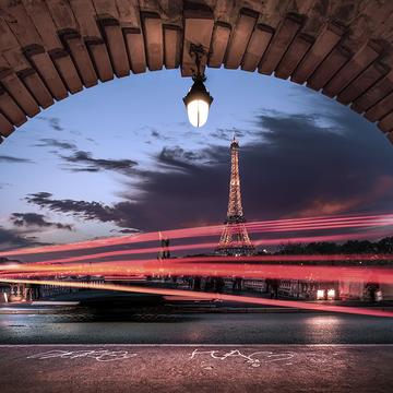 Pont de Bir Hakeim, Paris, France