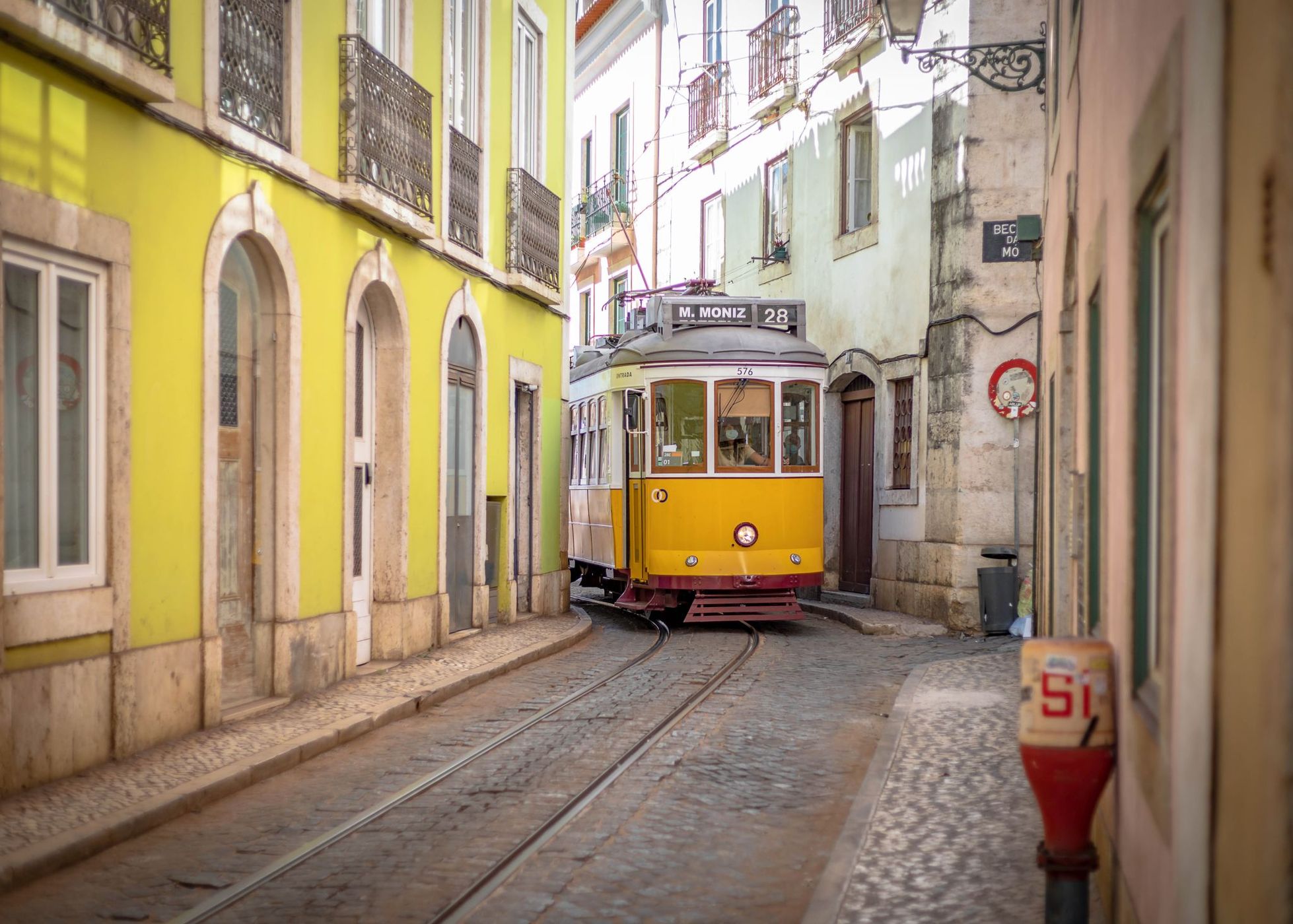 Tram 28, Portugal