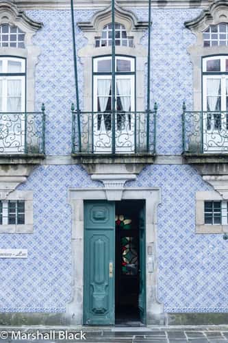 Alameda de São Dâmaso Post Office & Architecture