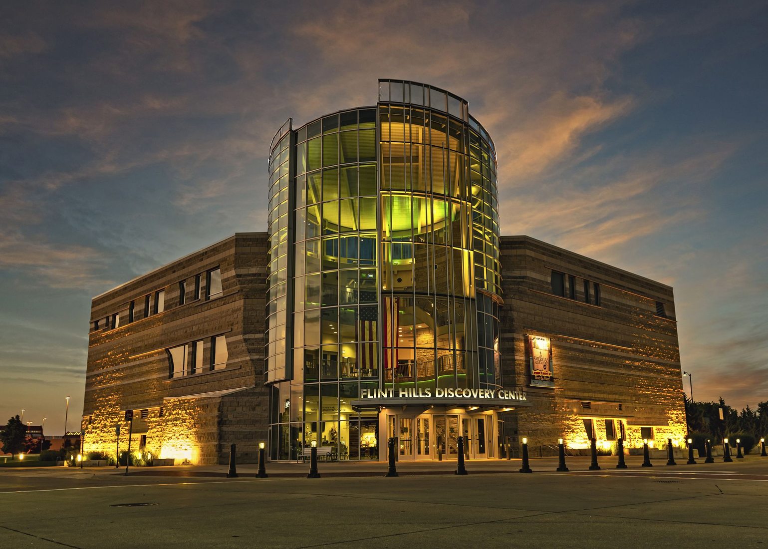 What are the Flint Hills?  Flint Hills Discovery Center, KS